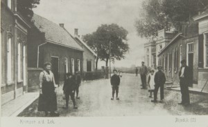 linksachter de boerderij van Cornelis de Jong